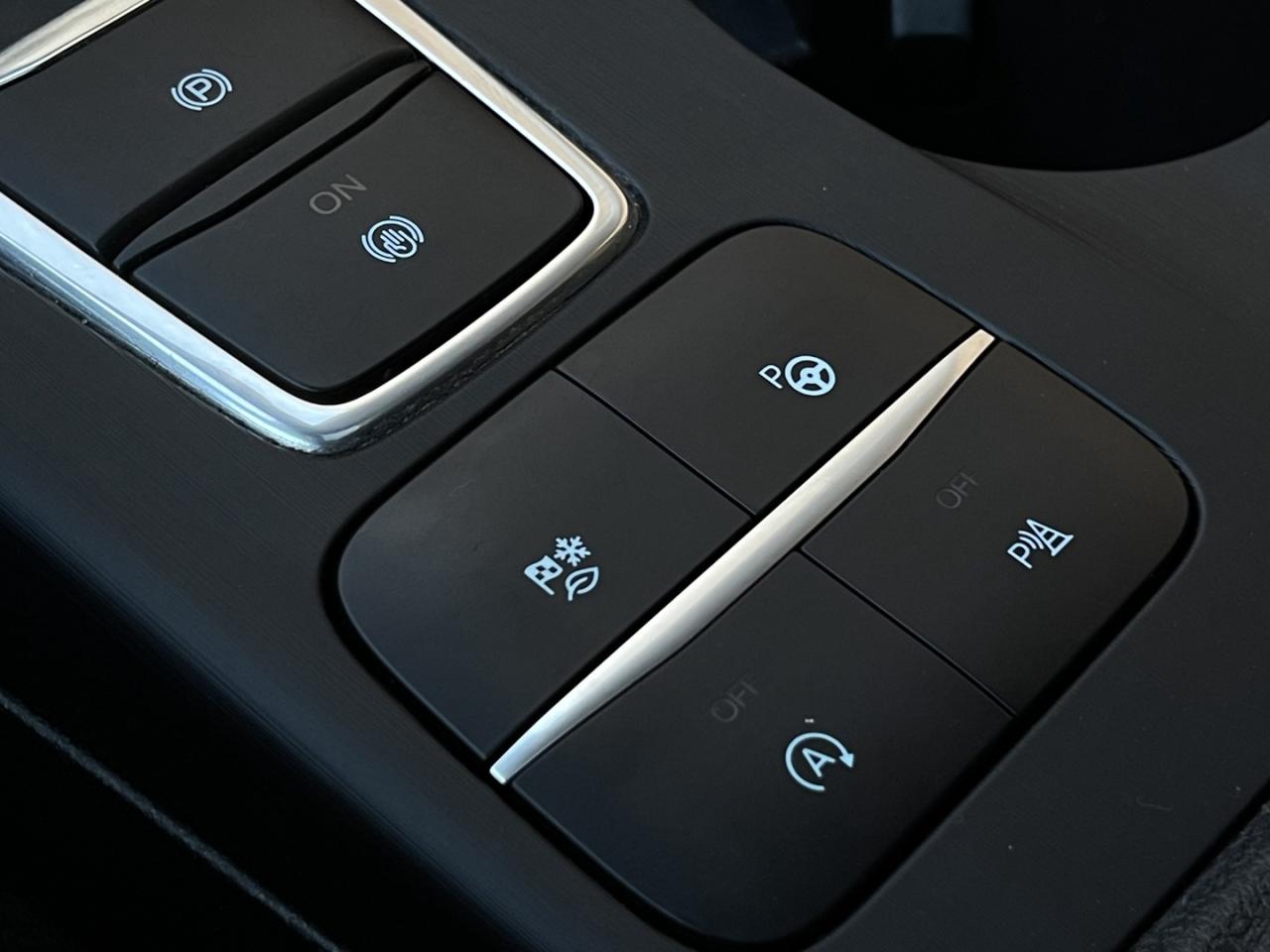 2021 Ford Escape TITANIUM AWD   Leather   Pano Roof   Navi Photo