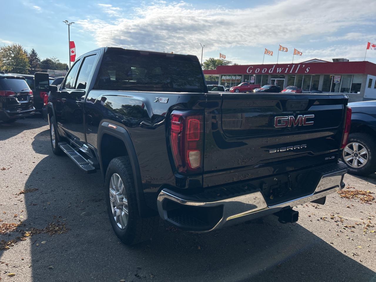 2021 GMC SIERRA 2500HD SLE, DIESEL, CLEAN CARFAX, REMOTE START, LEATHER! Photo