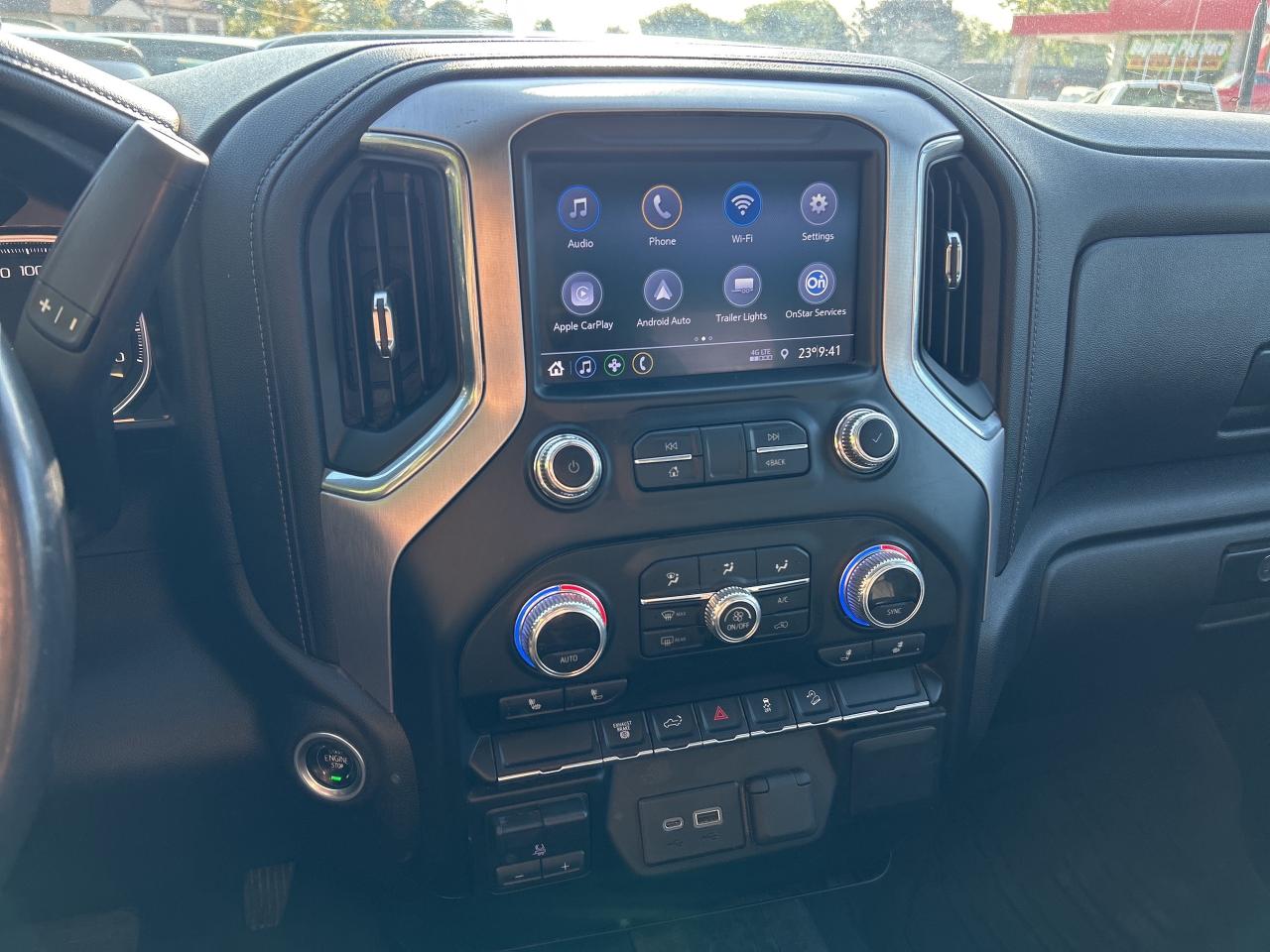 2021 GMC SIERRA 2500HD SLE, DIESEL, CLEAN CARFAX, REMOTE START, LEATHER! Photo