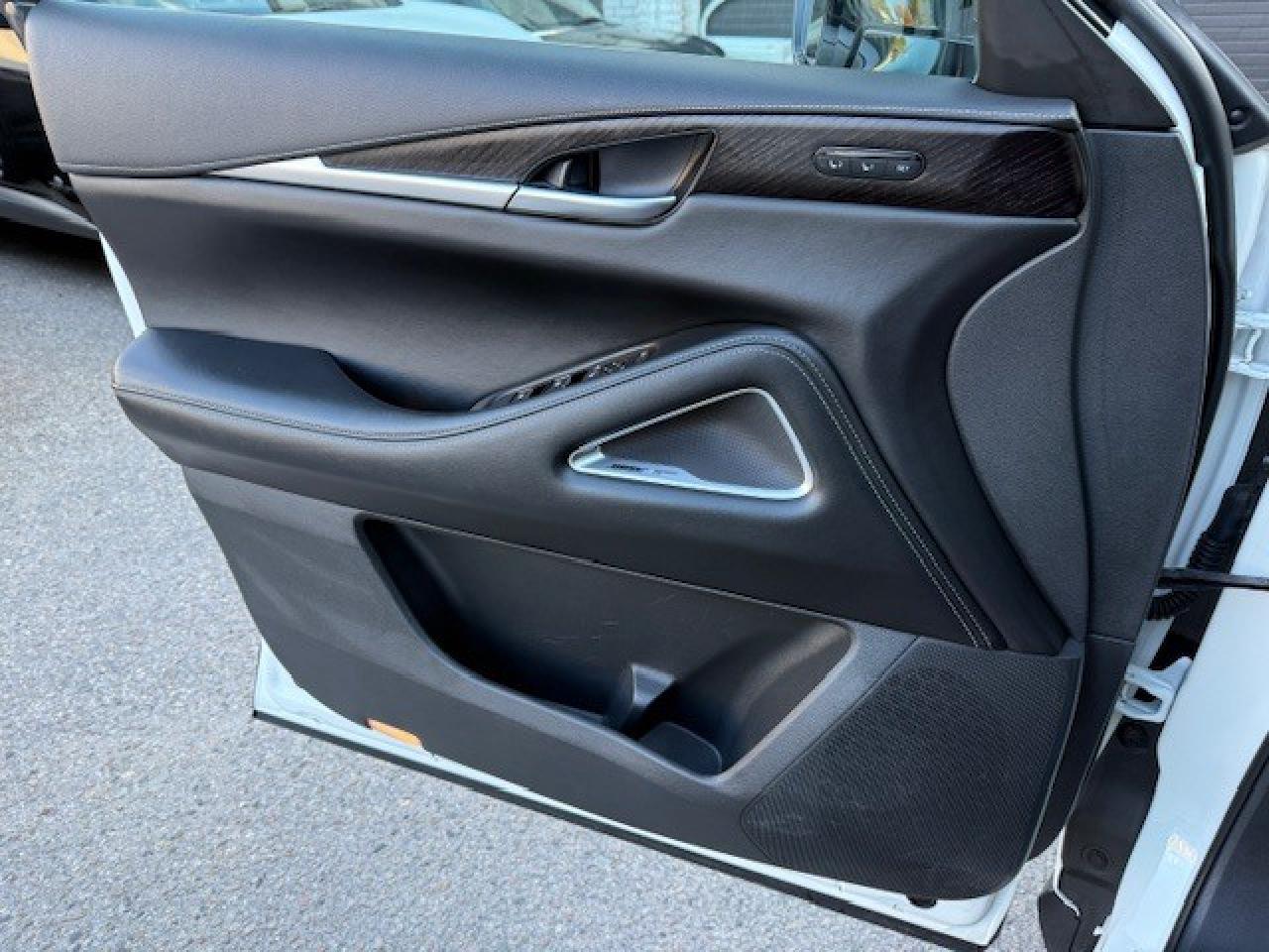 2023 Infiniti QX60 SENSORY, PRO-PILOT, HUD, 3-ZONE CLIMATE, BOSE Photo