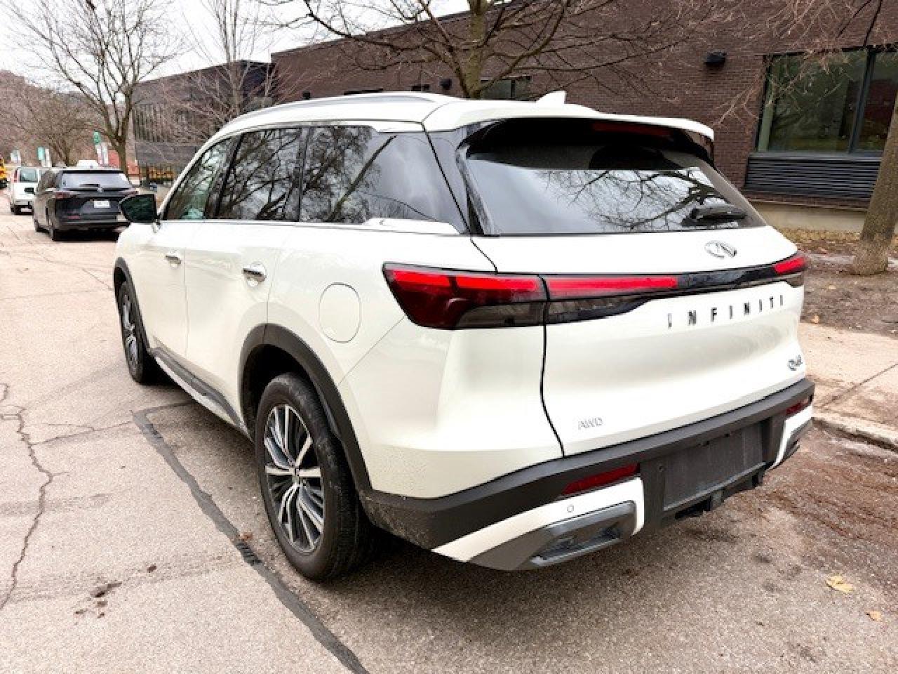 2023 Infiniti QX60 SENSORY, PRO-PILOT, HUD, 3-ZONE CLIMATE, BOSE Photo
