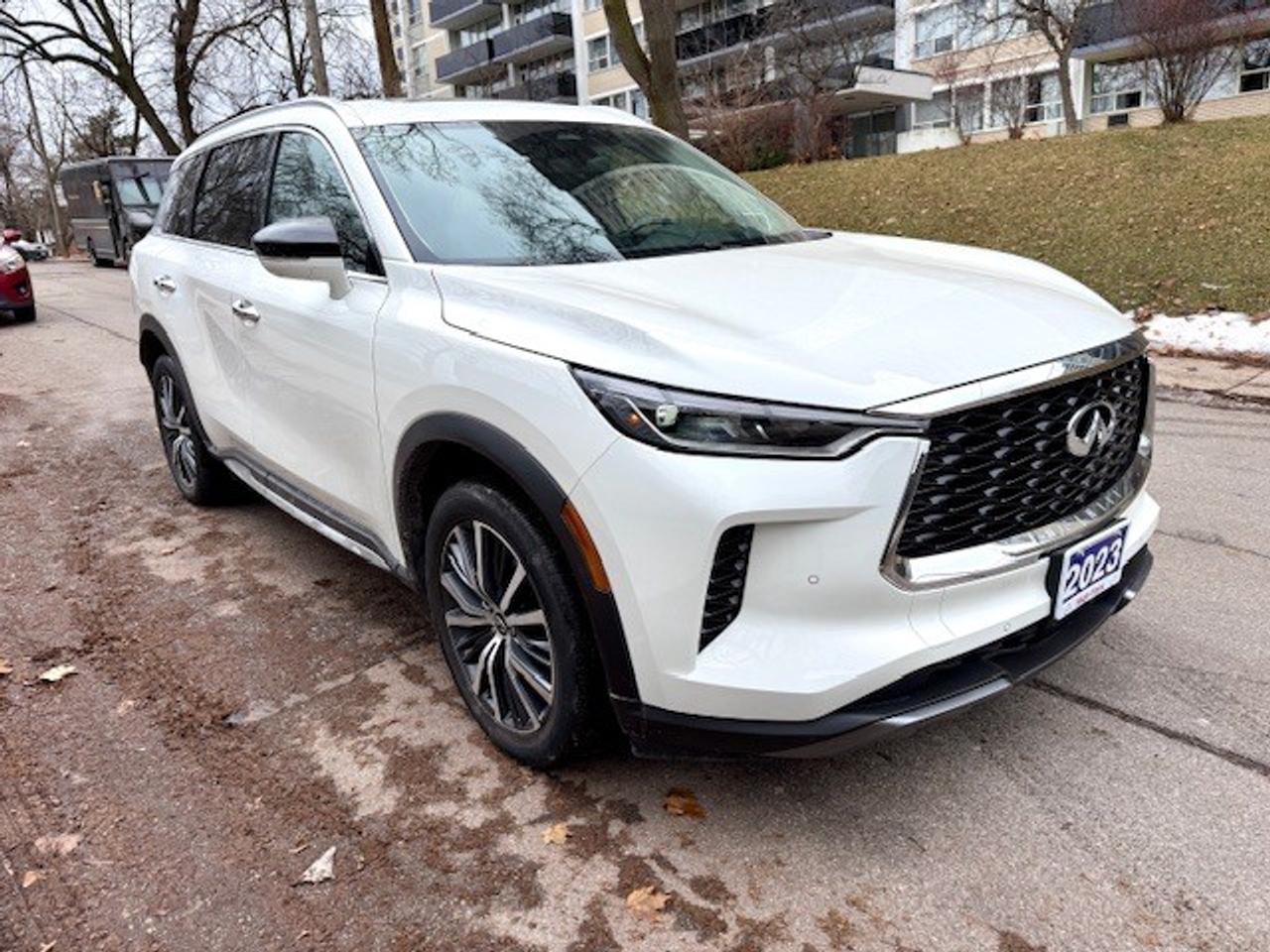 2023 Infiniti QX60 SENSORY, PRO-PILOT, HUD, BOSE, HITCH, MASSAGE SEAT Photo