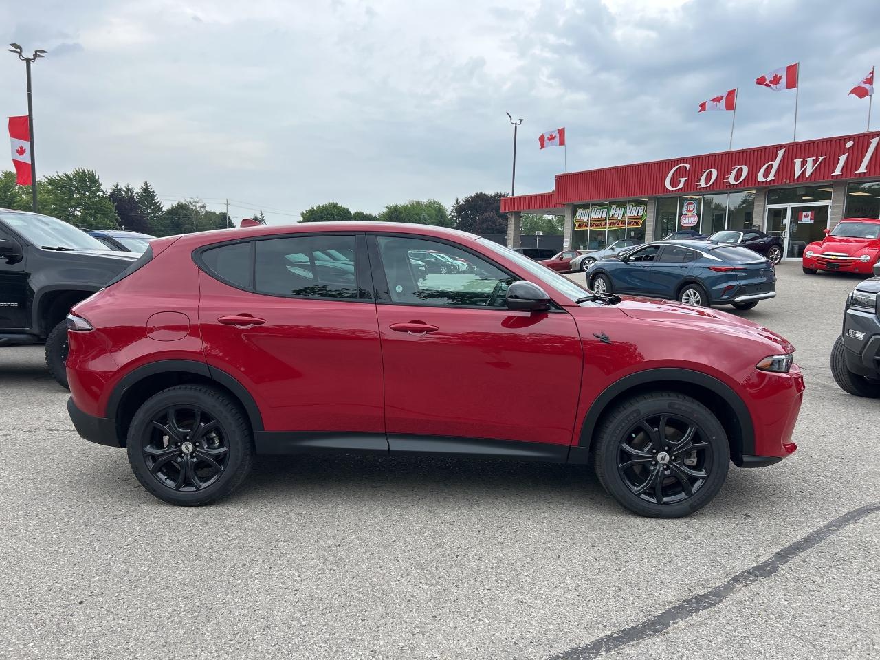 2023 Dodge Hornet GT, REMOTE START, CLEAN CARFAX, BACK UP CAMERA! Photo