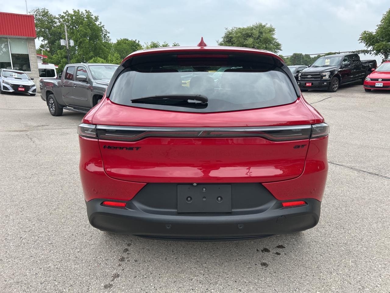 2023 Dodge Hornet GT, REMOTE START, CLEAN CARFAX, BACK UP CAMERA! Photo