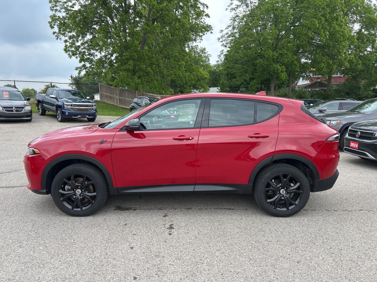 2023 Dodge Hornet GT, REMOTE START, CLEAN CARFAX, BACK UP CAMERA! Photo