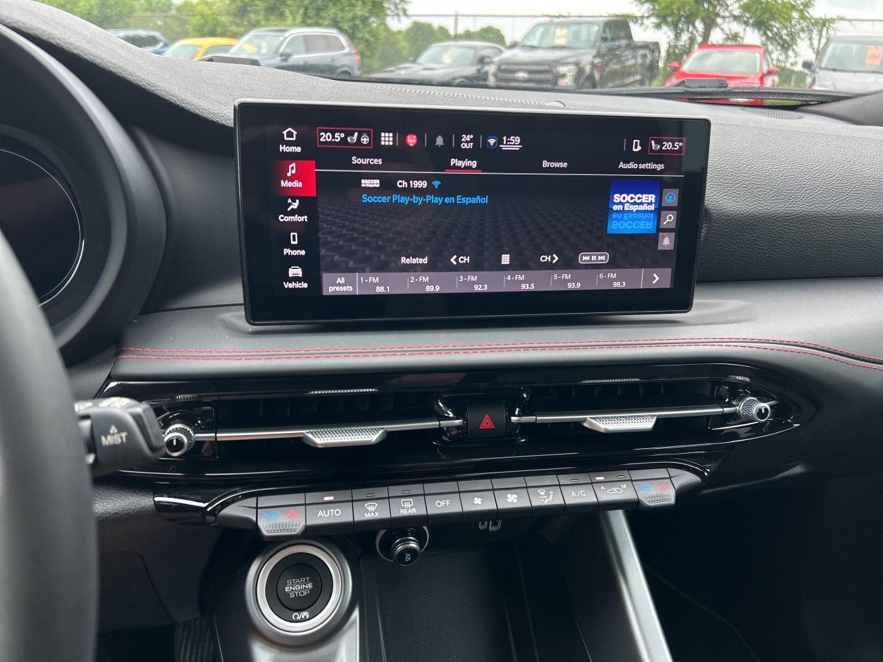 2023 Dodge Hornet GT, REMOTE START, CLEAN CARFAX, BACK UP CAMERA! Photo