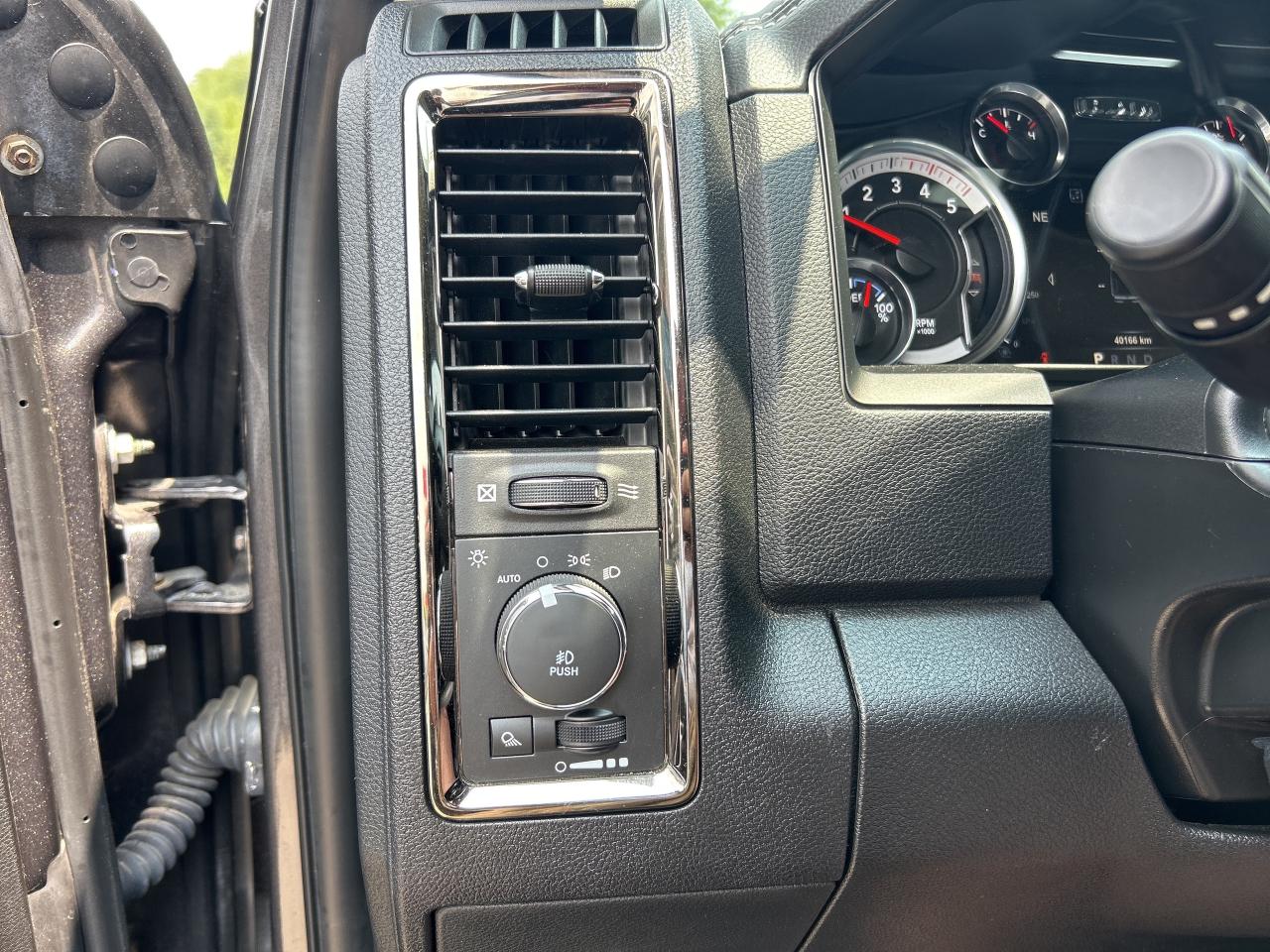 2018 RAM 2500 LARAMIE, DIESEL, CLEAN CARFAX, REMOTE START! Photo