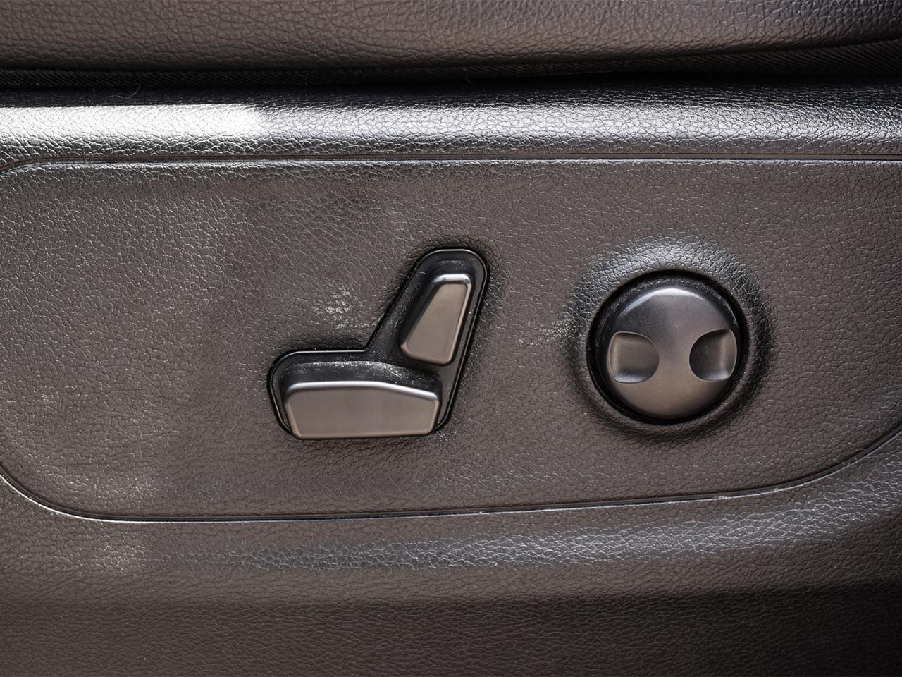 2022 RAM 1500 Sport Crew Cab 4x4 ~Nav ~Heated Leather ~Camera Photo