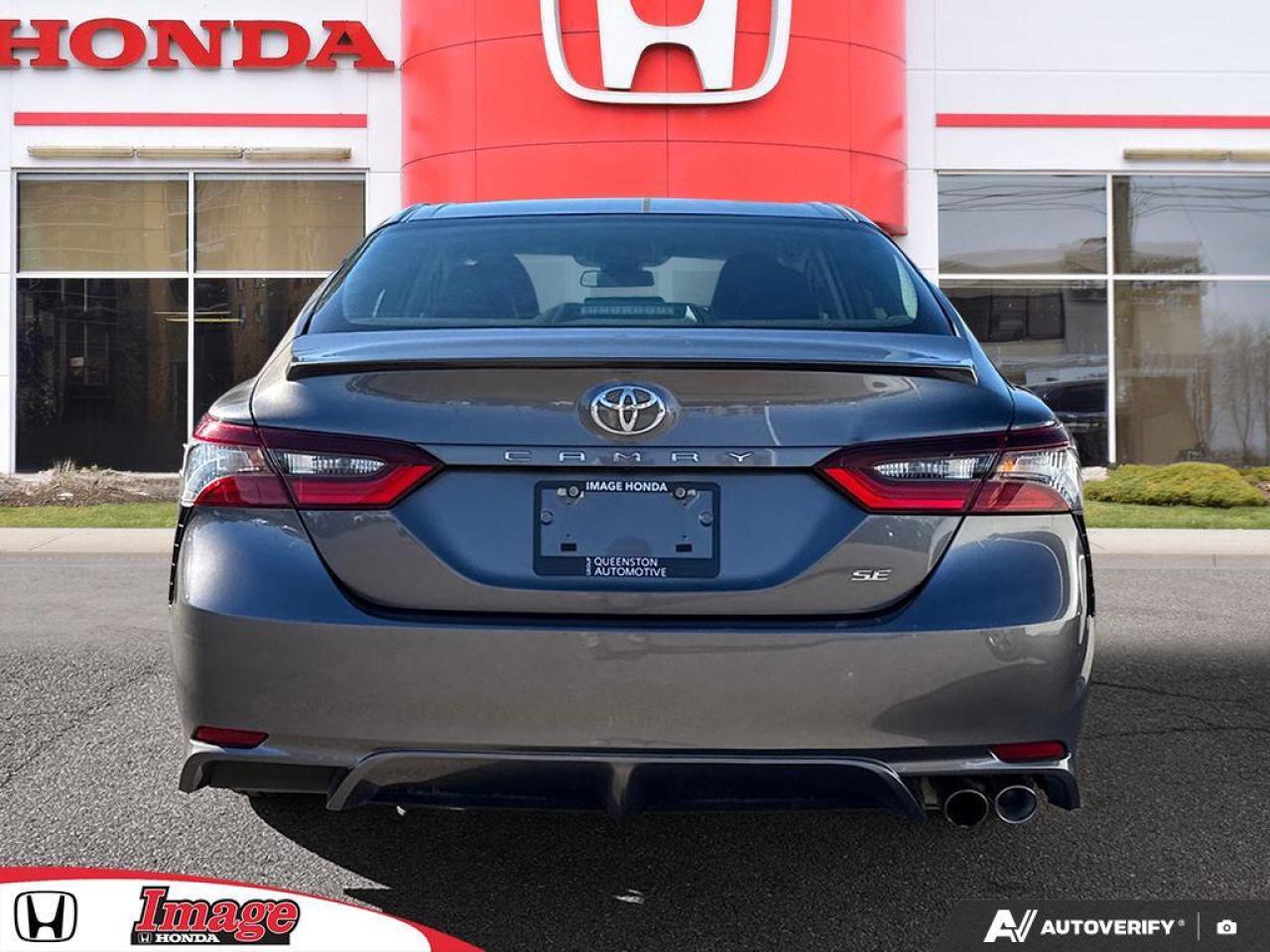 2022 Toyota Camry SE   APPLE CARPLAY   HTD SEATS   REAR CAM Photo