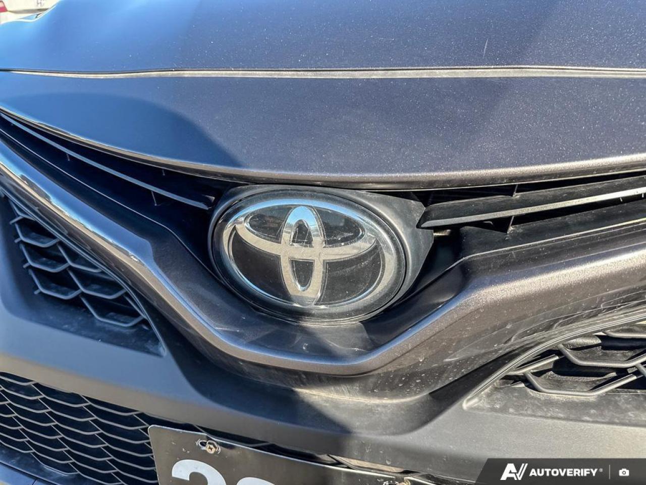 2022 Toyota Camry SE   APPLE CARPLAY   HTD SEATS   REAR CAM Photo