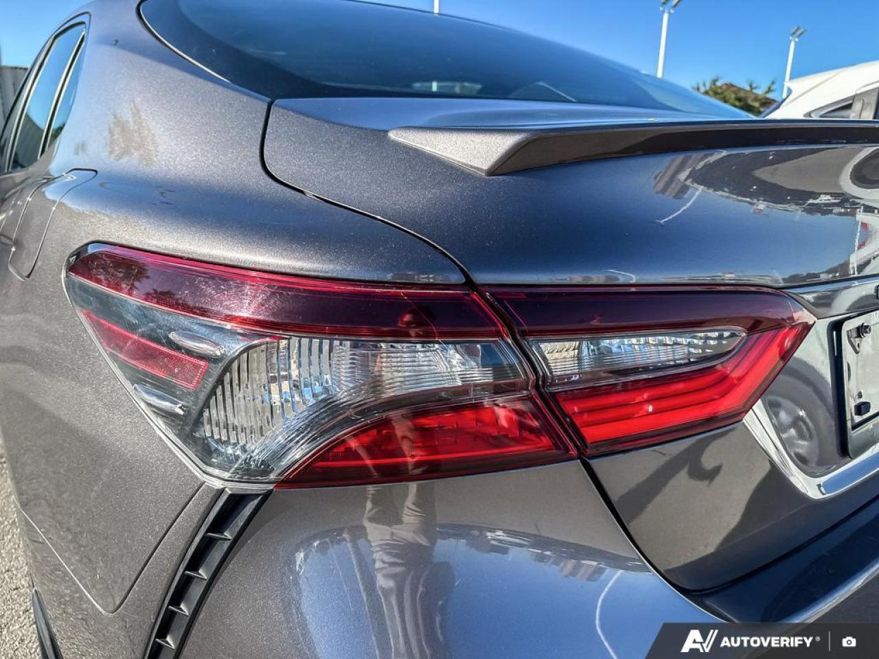 2022 Toyota Camry SE   APPLE CARPLAY   HTD SEATS   REAR CAM Photo