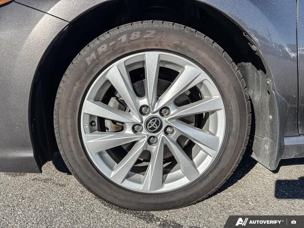 2022 Toyota Camry SE   APPLE CARPLAY   HTD SEATS   REAR CAM Photo