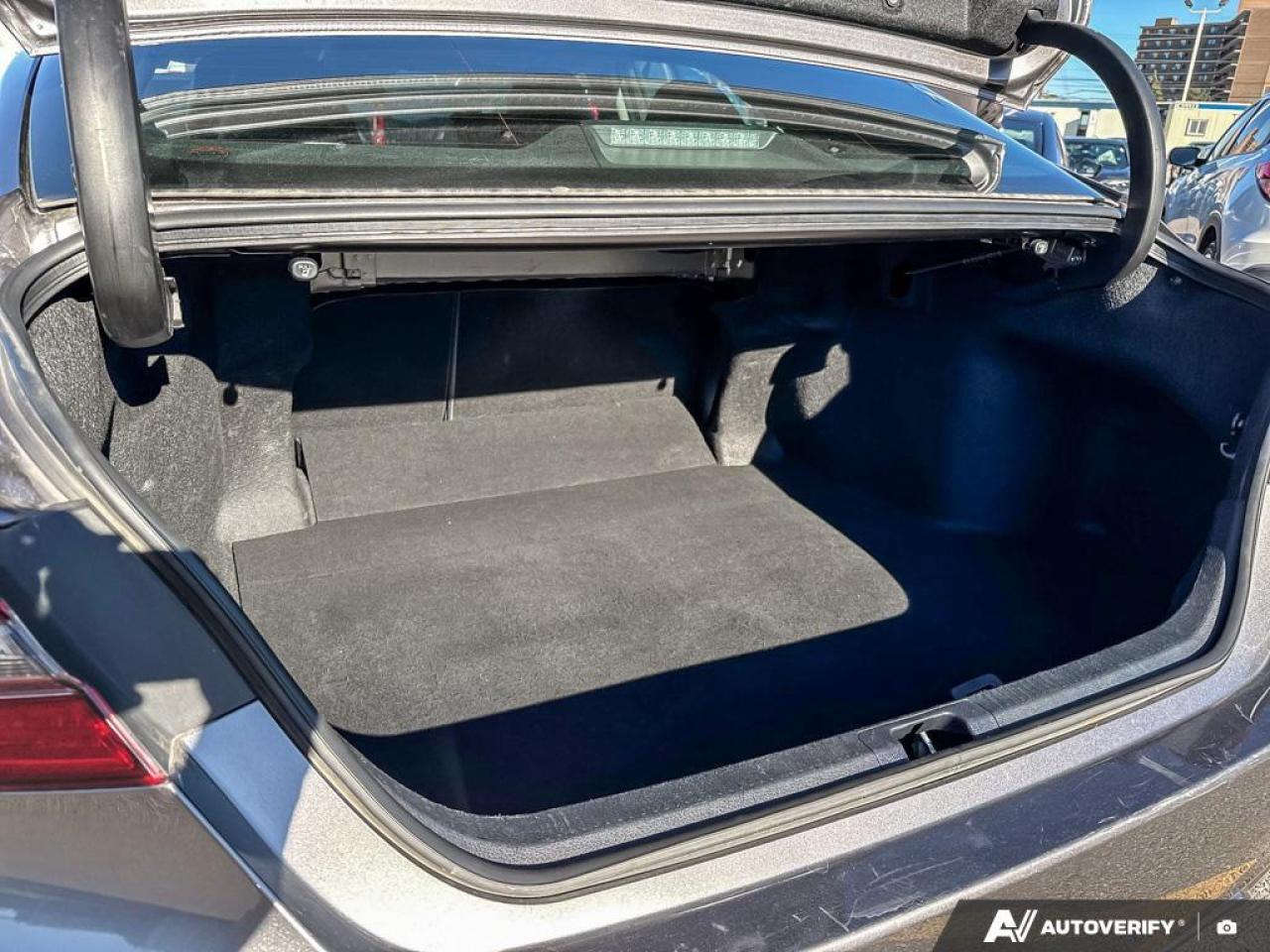 2022 Toyota Camry SE   APPLE CARPLAY   HTD SEATS   REAR CAM Photo