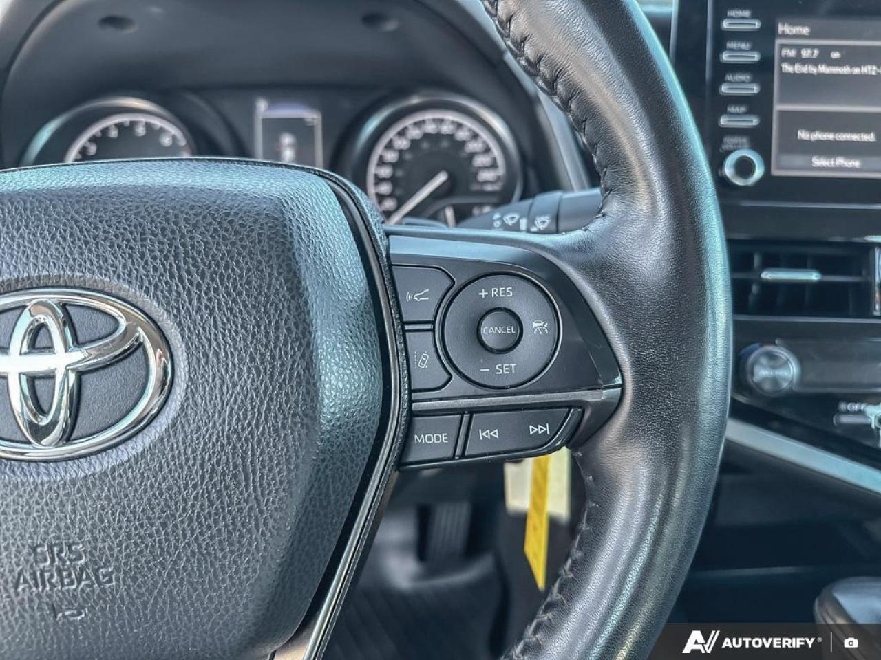 2022 Toyota Camry SE   APPLE CARPLAY   HTD SEATS   REAR CAM Photo