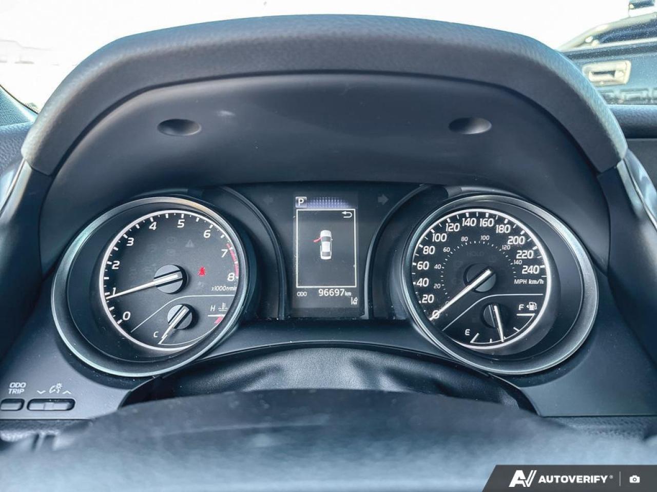 2022 Toyota Camry SE   APPLE CARPLAY   HTD SEATS   REAR CAM Photo