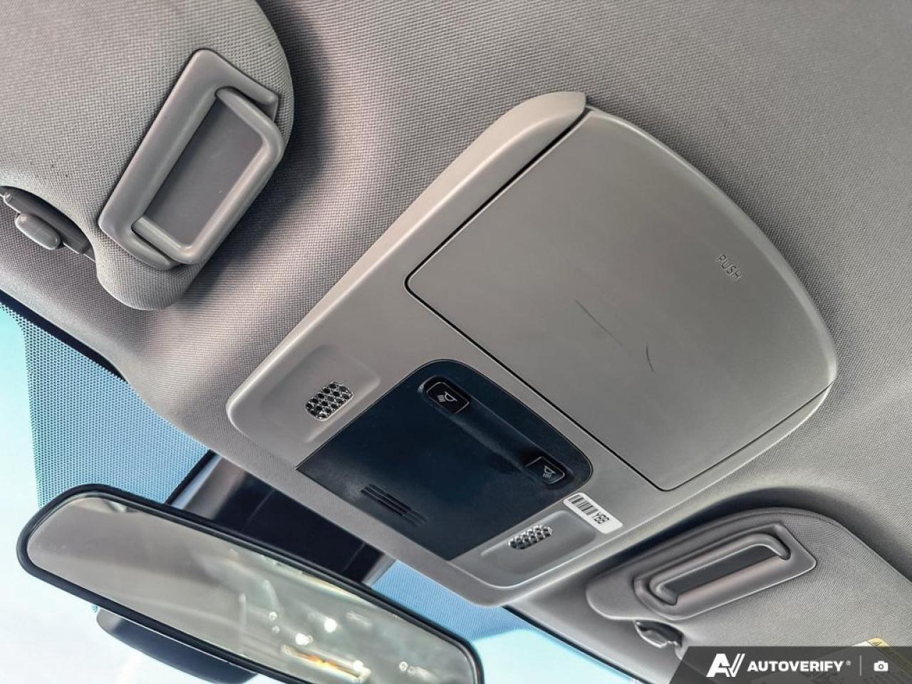 2022 Toyota Camry SE   APPLE CARPLAY   HTD SEATS   REAR CAM Photo