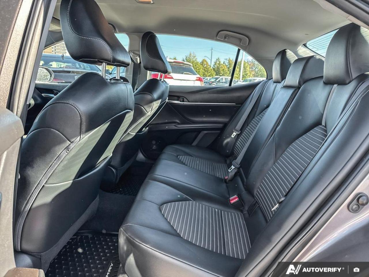 2022 Toyota Camry SE   APPLE CARPLAY   HTD SEATS   REAR CAM Photo