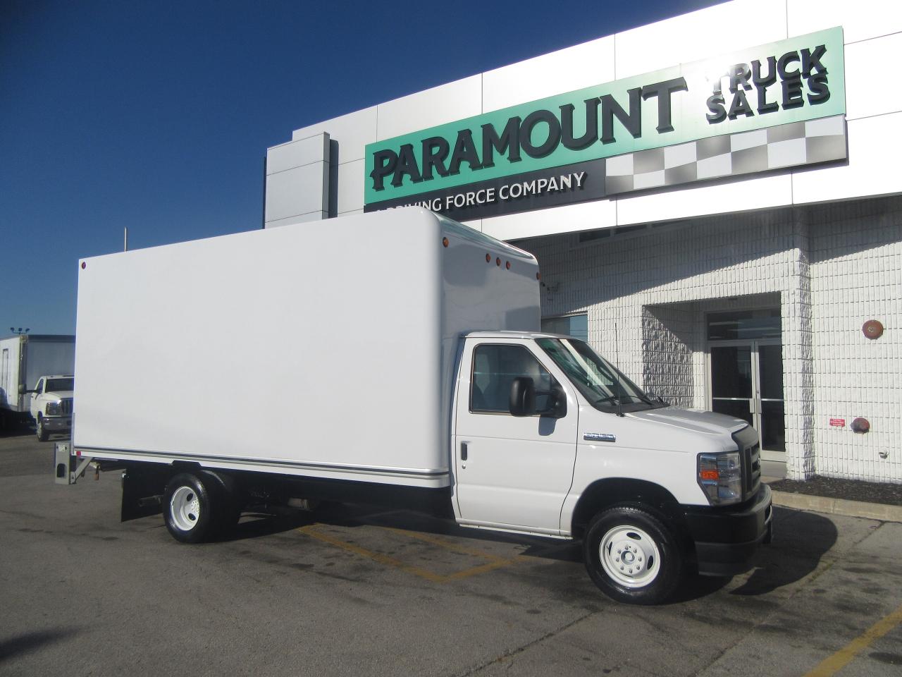 2023 Ford Super Duty E-450 DRW GAS 16FT HIGH BOX CUBE & POWER LIFTGATE Photo0