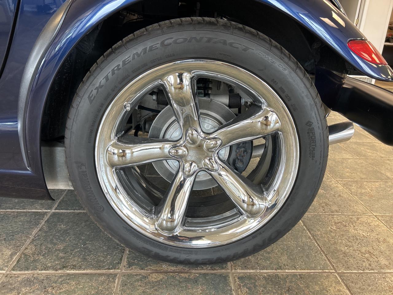 2001 Plymouth Prowler ROADSTER, LEATHER, CLEAN CARFAX, LIKE NEW! Photo2