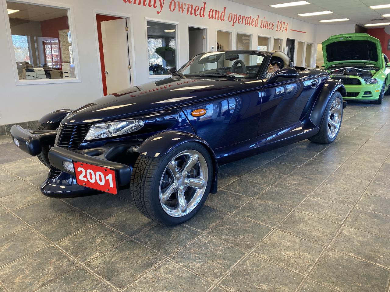2001 Plymouth Prowler ROADSTER, LEATHER, CLEAN CARFAX, LIKE NEW! Photo0