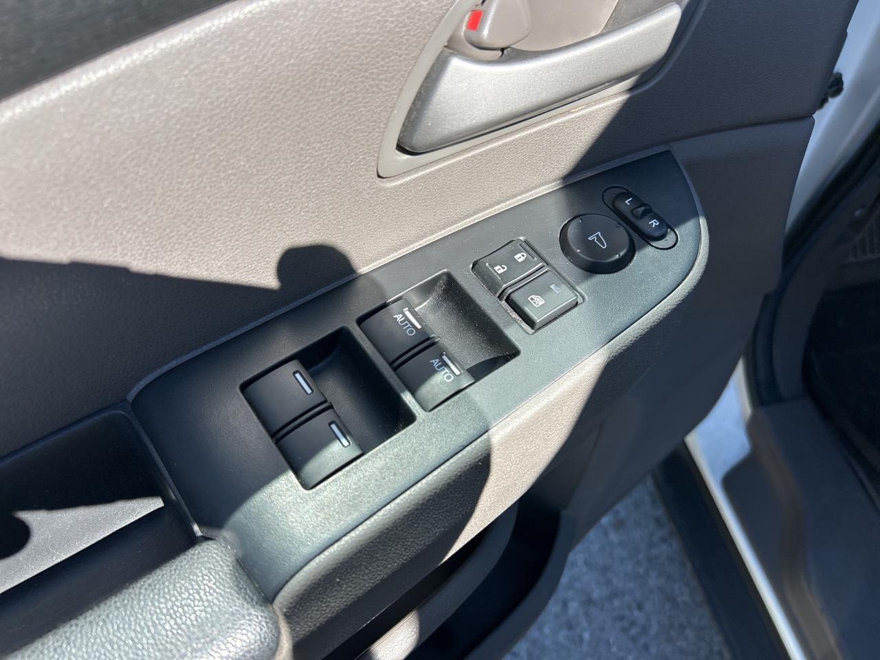 2013 Honda Odyssey EX, HEATED SEATS, CLEAN CARFAX! Photo