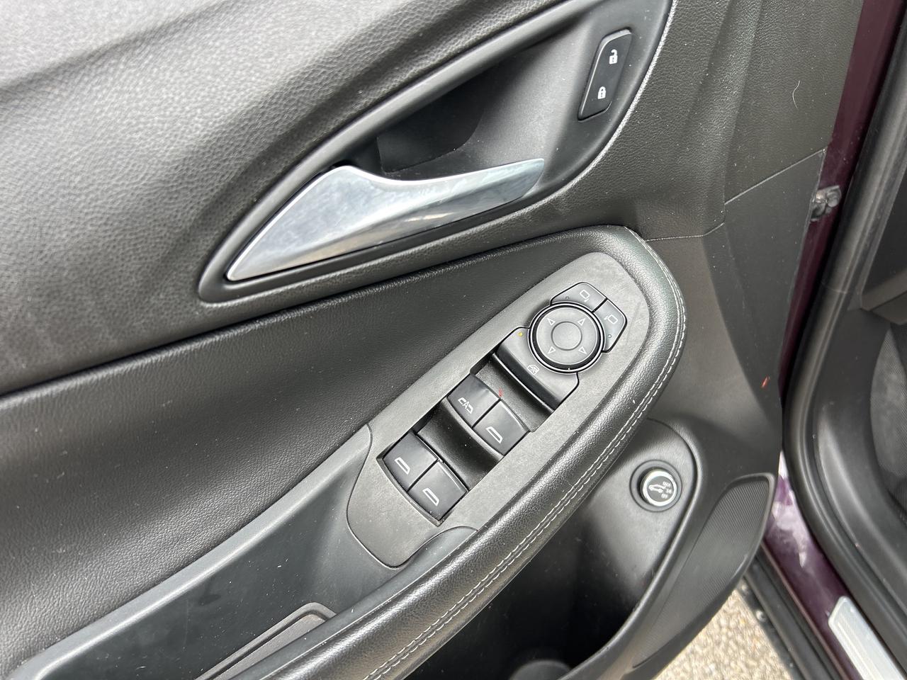 2020 Buick Encore GX PREFERRED, AWD, REMOTE START, BACK UP CAMERA! Photo