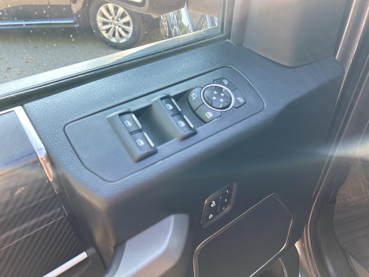 2019 Ford F-150 RAPTOR, SUNROOF, REMOTE START, LEATHER! Photo