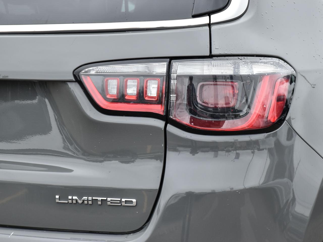 2021 Jeep Compass Limited 4x4 ~Bluetooth ~Backup Camera ~Leather Photo