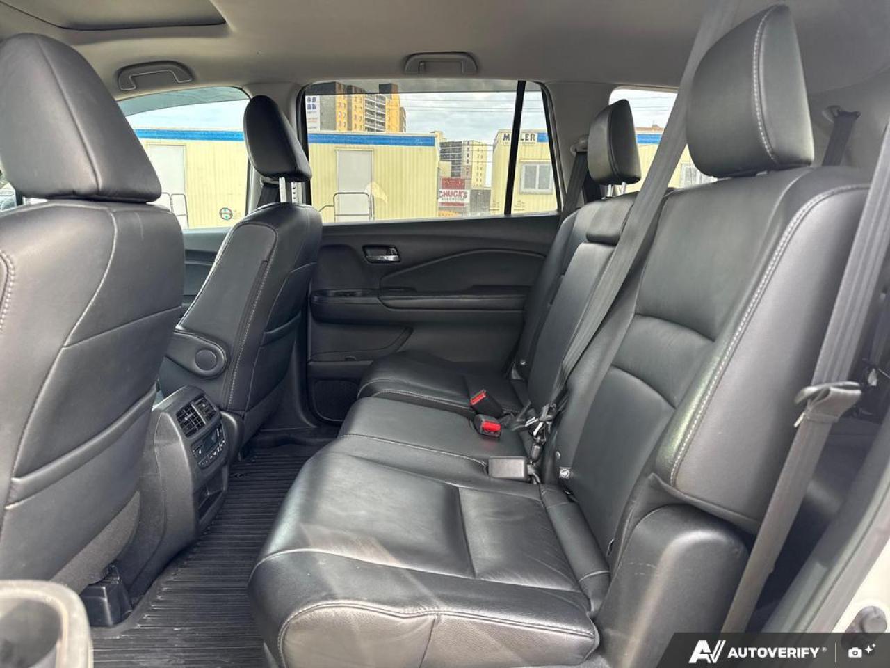 2018 Honda Pilot EX-L Navi AWD   LEATHER   CARPLAY   SUNROOF Photo