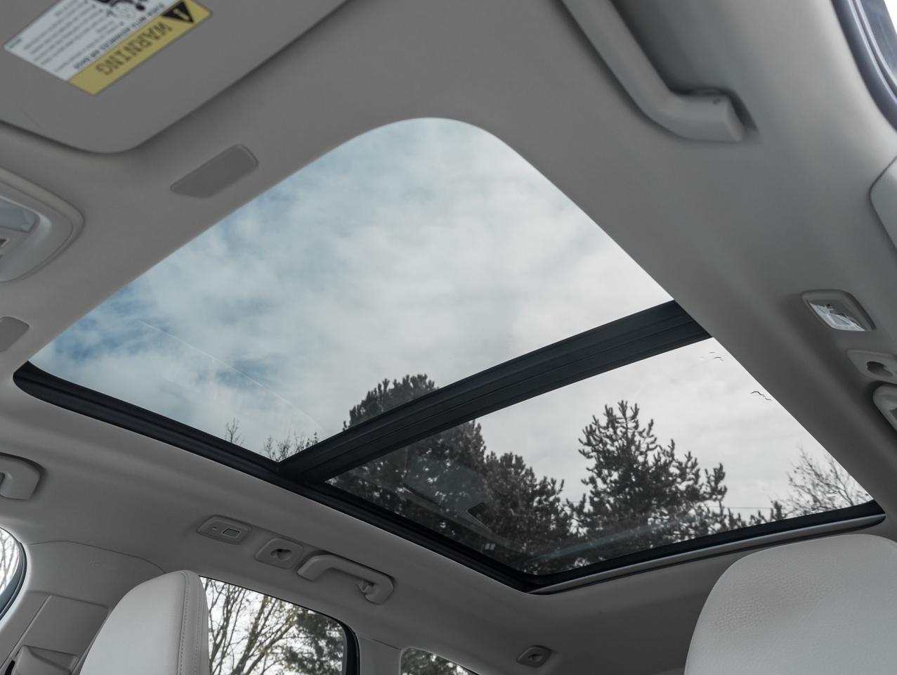 2022 Volvo XC60 B6 AWD Momentum  19" ALLOY WHEEL  CPO  DENIM BLUE Photo