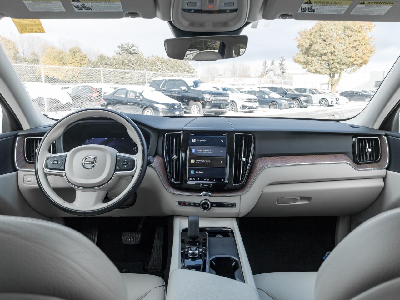 2022 Volvo XC60 B6 AWD Momentum  19" ALLOY WHEEL  CPO  DENIM BLUE Photo