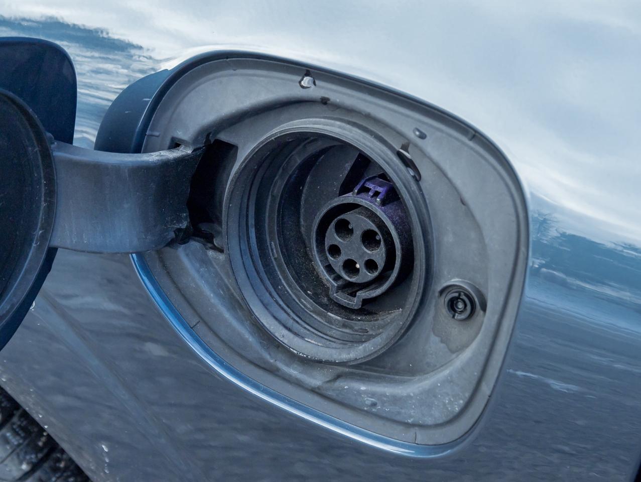 2022 Volvo XC60 Recharge T8 eAWD PHEV INSCRIPTION  NEW TIRES  MASSAGE SEATS Photo3