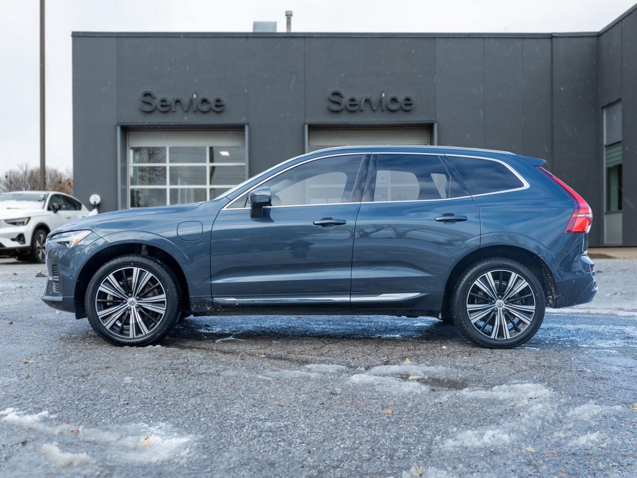 2022 Volvo XC60 Recharge T8 eAWD PHEV INSCRIPTION  NEW TIRES  MASSAGE SEATS Photo