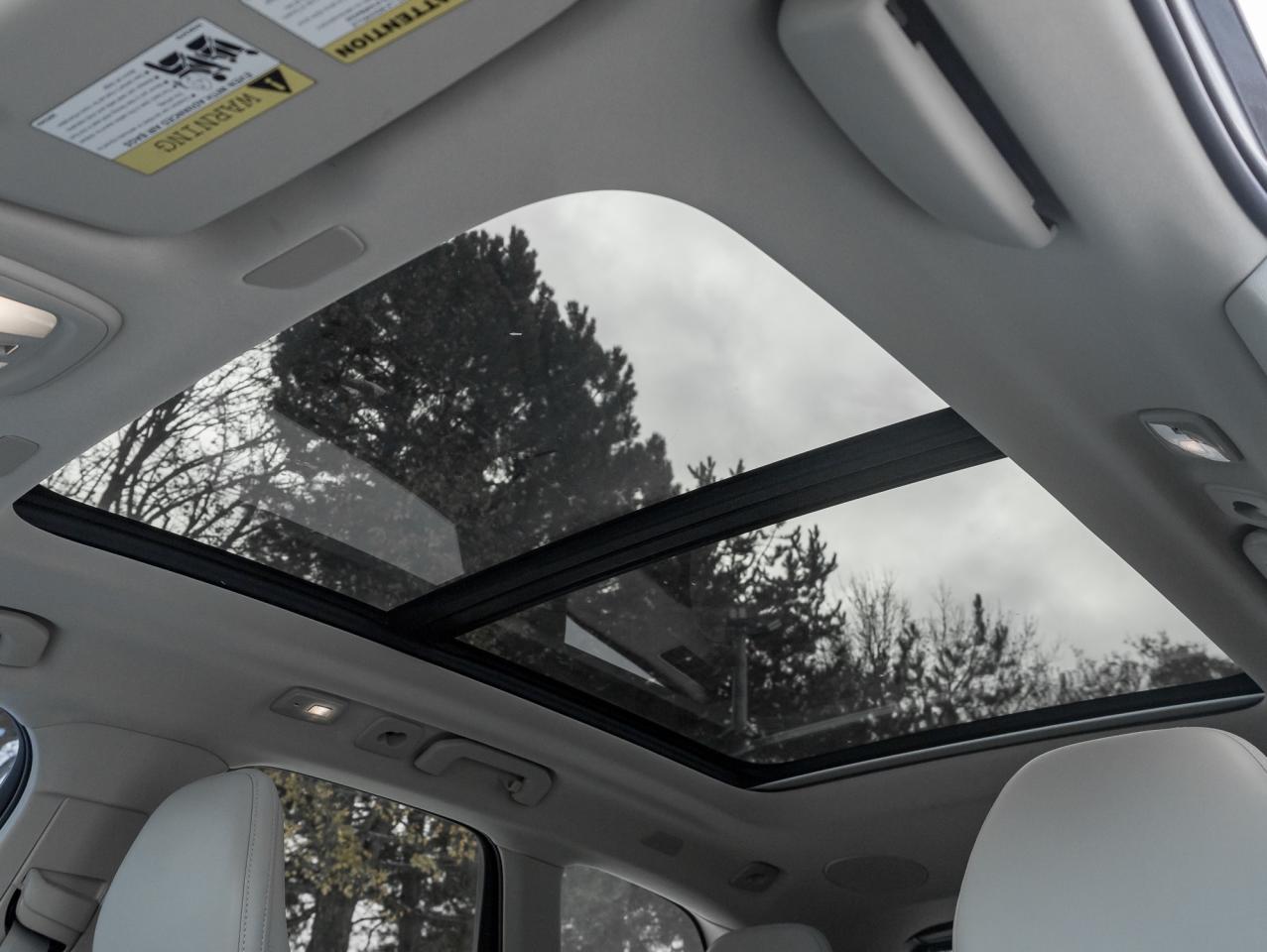 2022 Volvo XC60 Recharge T8 eAWD PHEV INSCRIPTION  NEW TIRES  MASSAGE SEATS Photo