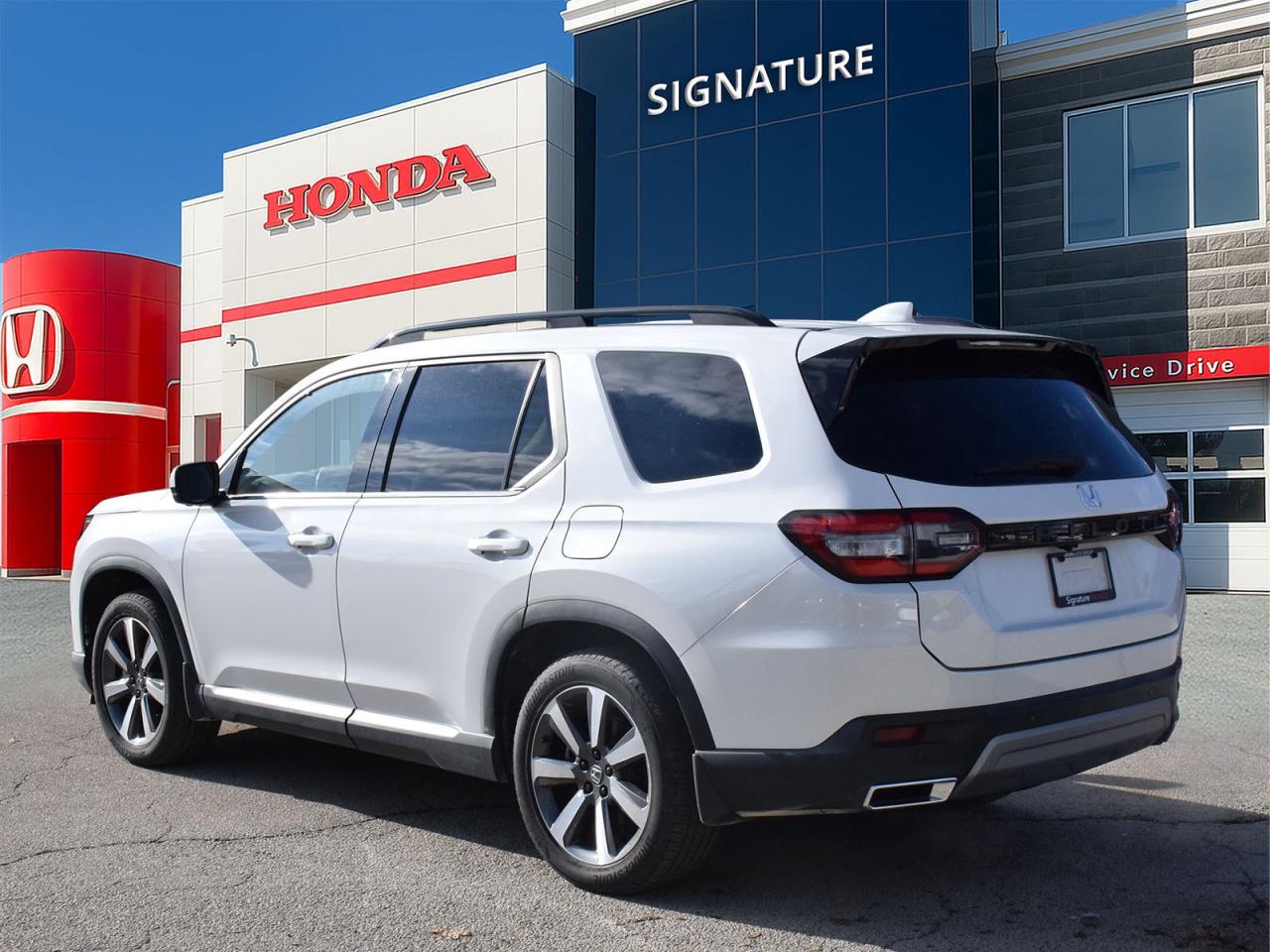 2024 Honda Pilot Touring Photo4