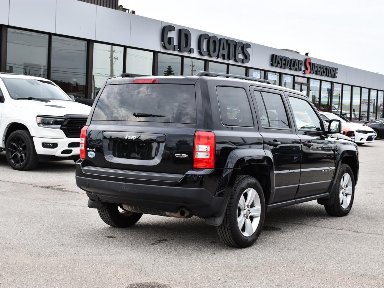 2015 Jeep Patriot North 4x4 ~Bluetooth ~Fog Lamps ~Alloys ~LOW KM Photo