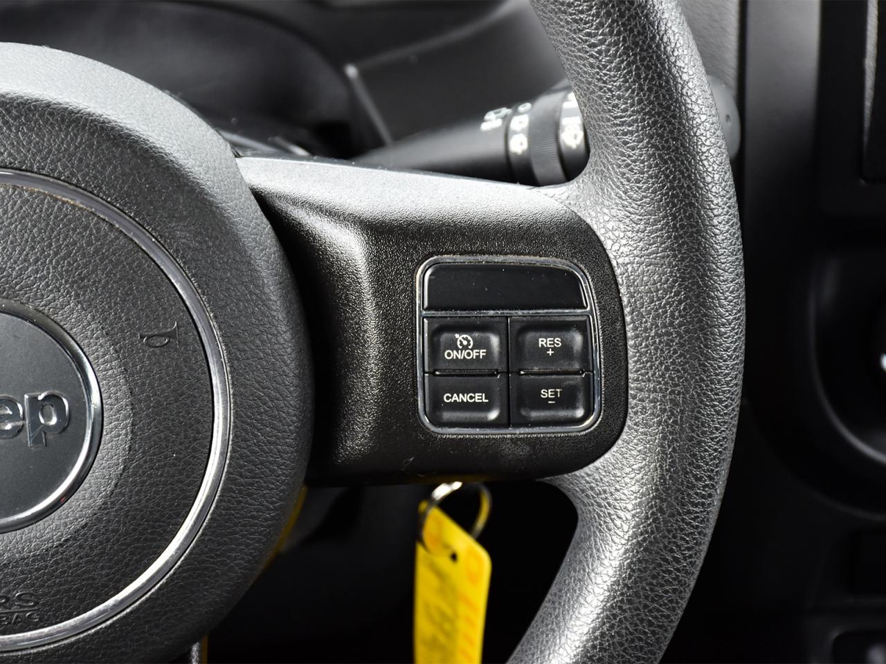 2015 Jeep Patriot North 4x4 ~Bluetooth ~Fog Lamps ~Alloys ~LOW KM Photo