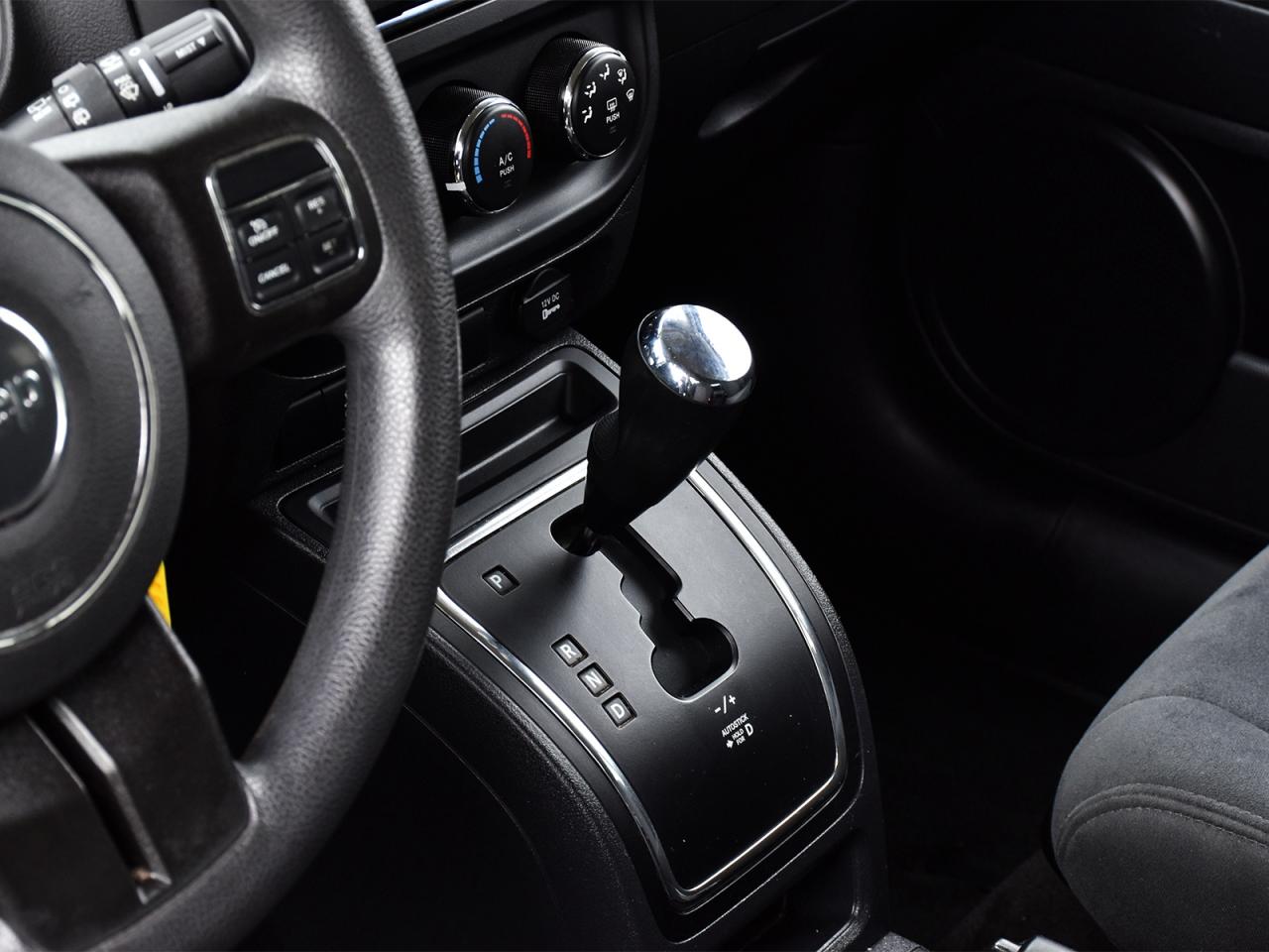 2015 Jeep Patriot North 4x4 ~Bluetooth ~Fog Lamps ~Alloys ~LOW KM Photo