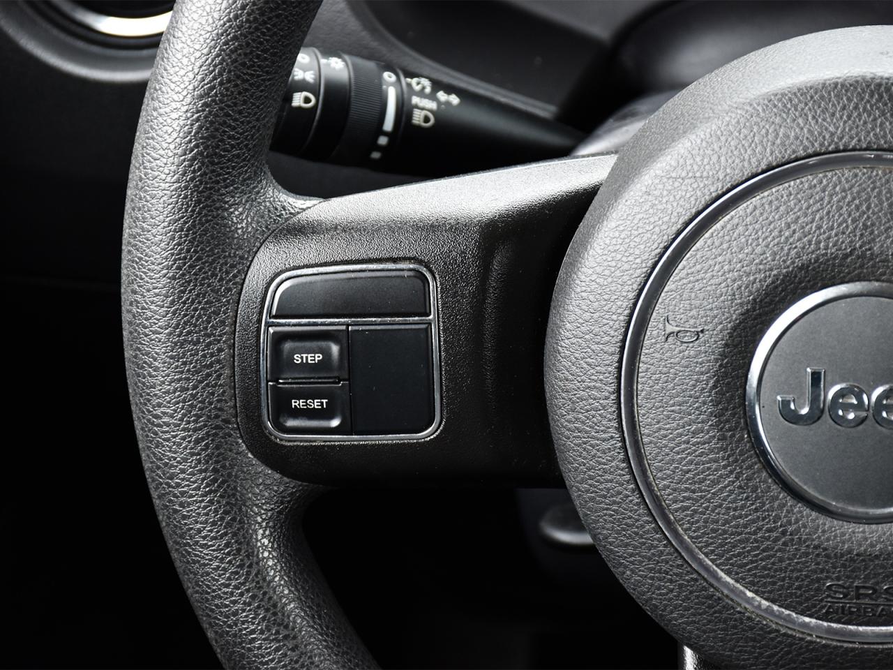 2015 Jeep Patriot North 4x4 ~Bluetooth ~Fog Lamps ~Alloys ~LOW KM Photo