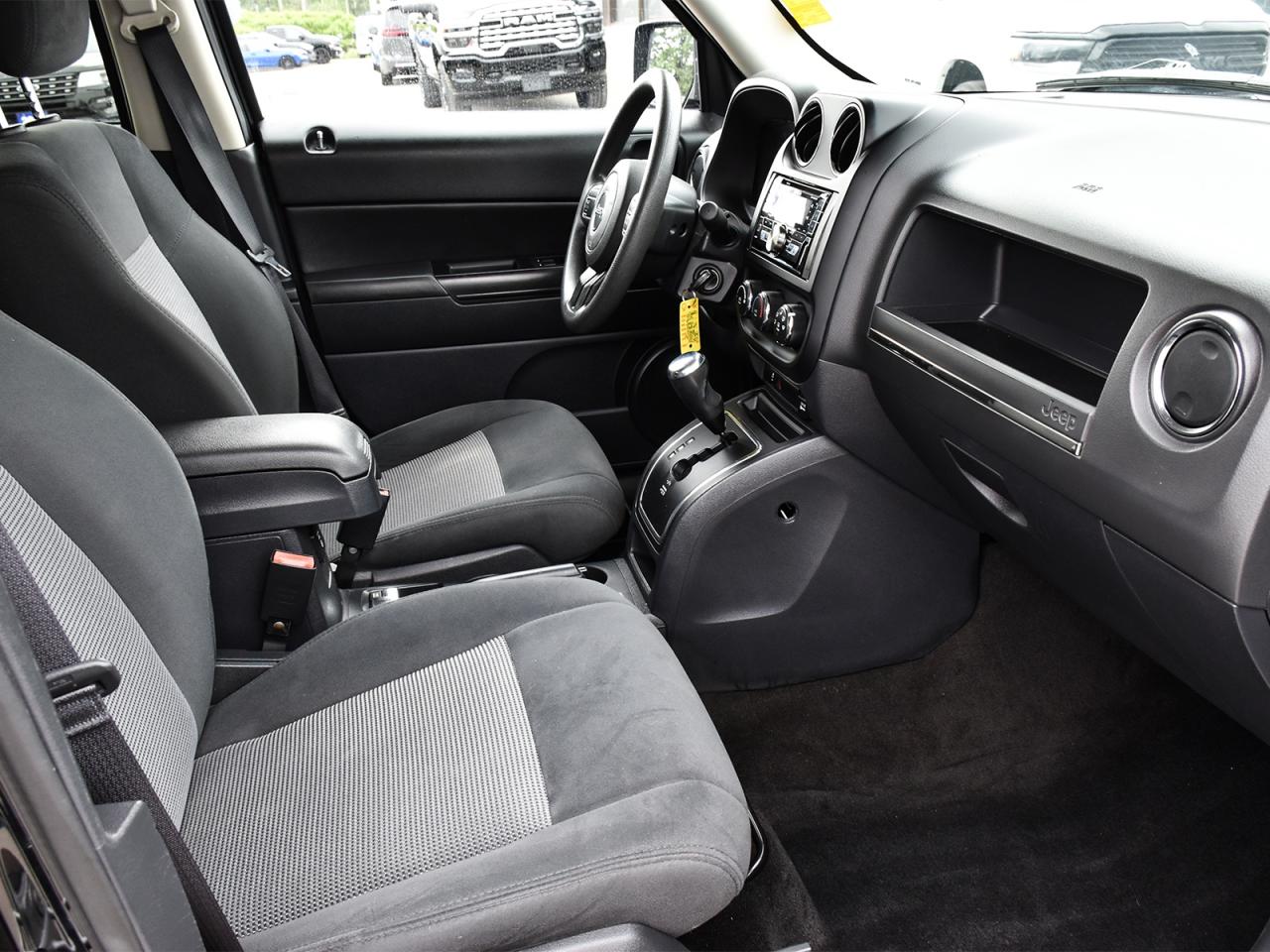 2015 Jeep Patriot North 4x4 ~Bluetooth ~Fog Lamps ~Alloys ~LOW KM Photo