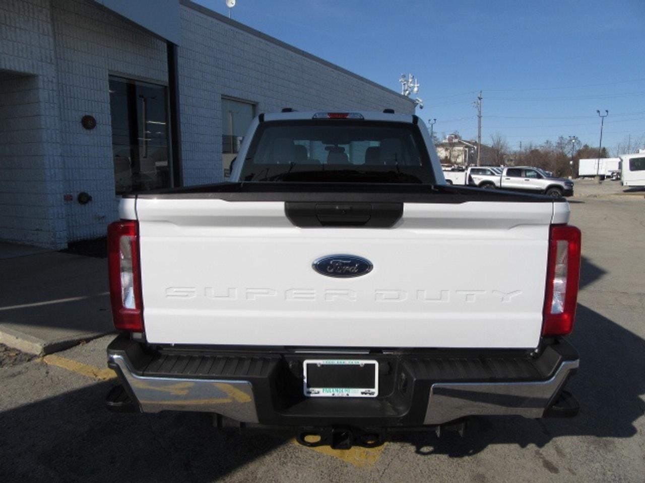 2023 Ford F-250 CREW CAB 4X4 6.8FT BOX Photo3