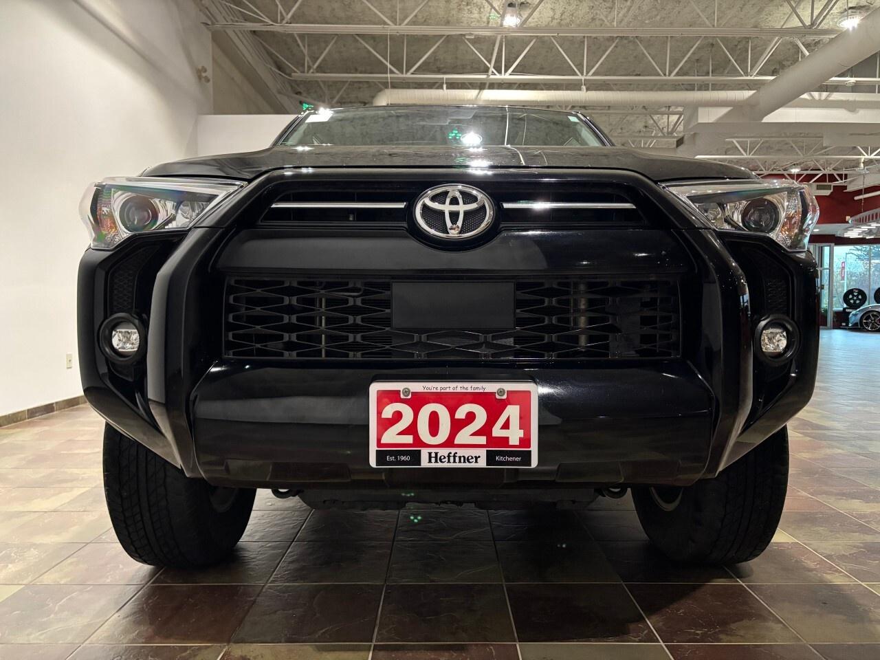 2024 Toyota 4Runner SR5 4WD Photo