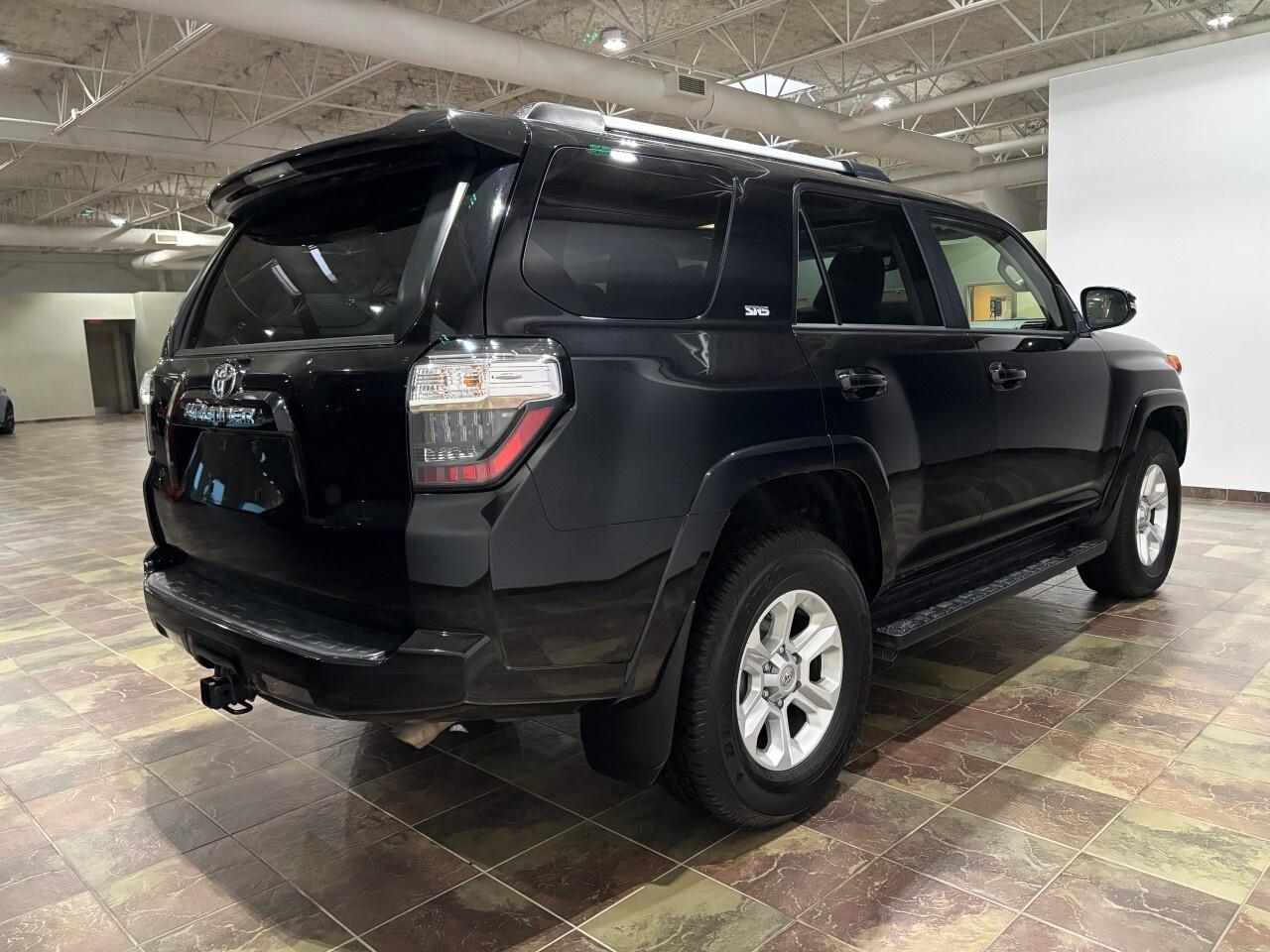 2024 Toyota 4Runner SR5 4WD Photo