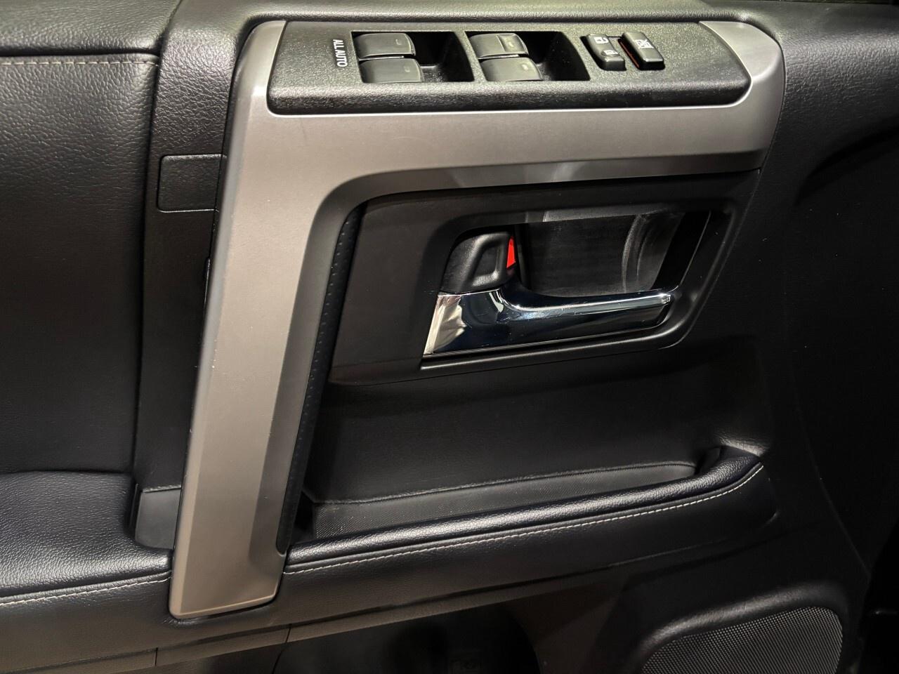 2024 Toyota 4Runner SR5 4WD Photo