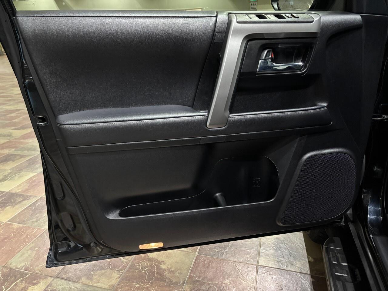 2024 Toyota 4Runner SR5 4WD Photo