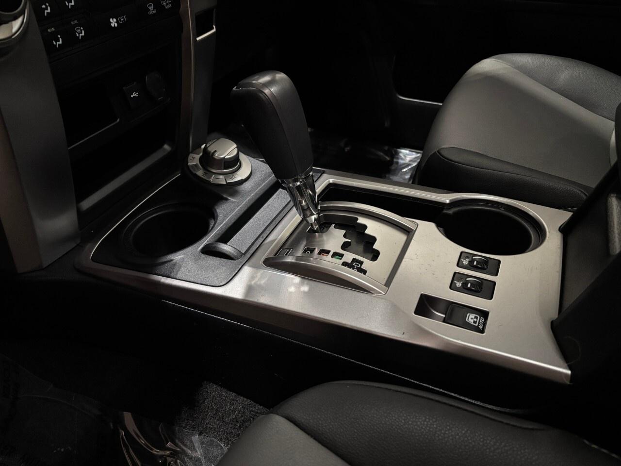 2024 Toyota 4Runner SR5 4WD Photo