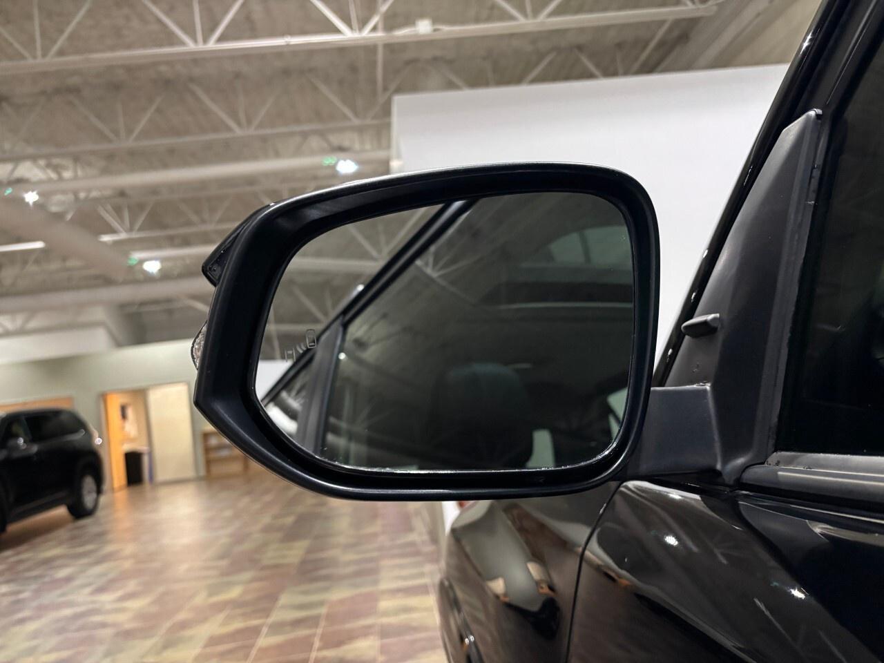2024 Toyota 4Runner SR5 4WD Photo