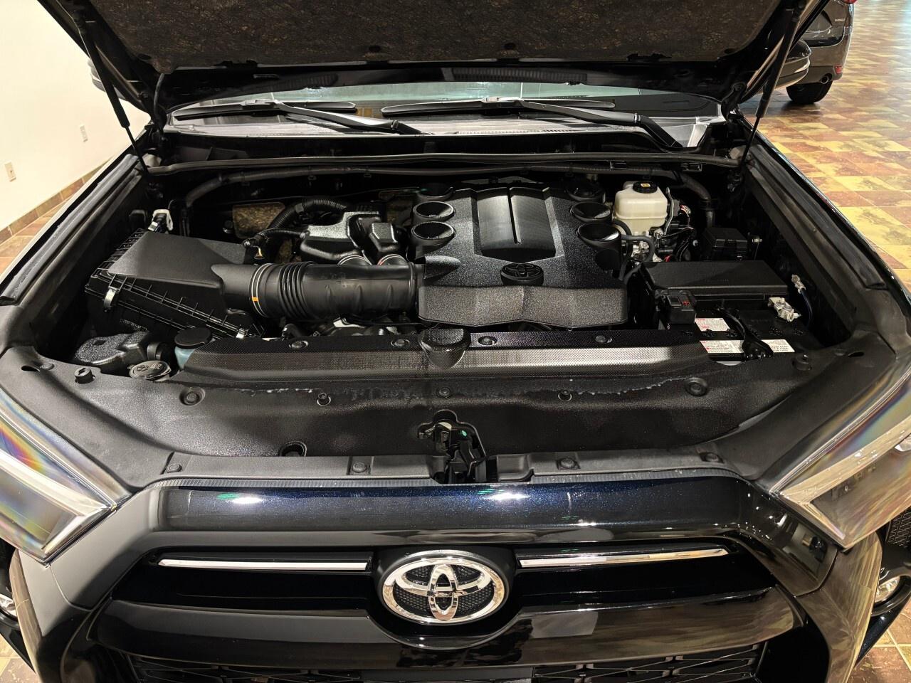 2024 Toyota 4Runner SR5 4WD Photo