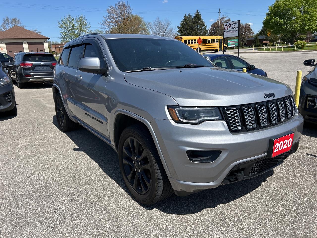 2020 Jeep Grand Cherokee ALTITUDE, SUNROOF, NAV, REMOTE START, CLEAN CARFAX Photo