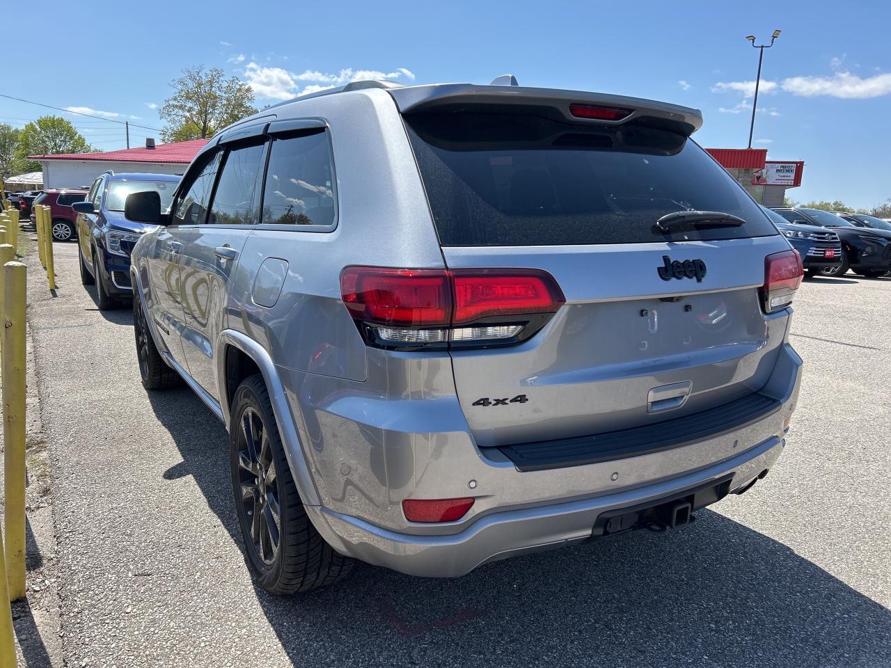 2020 Jeep Grand Cherokee ALTITUDE, SUNROOF, NAV, REMOTE START, CLEAN CARFAX Photo